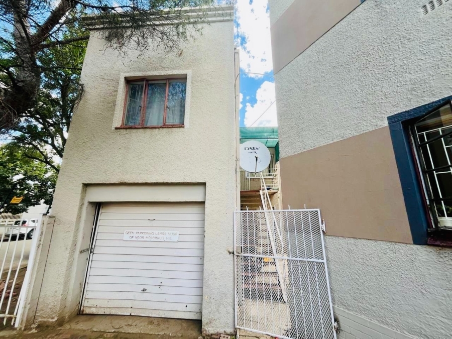 9 Bedroom Property for Sale in Bloemfontein Free State